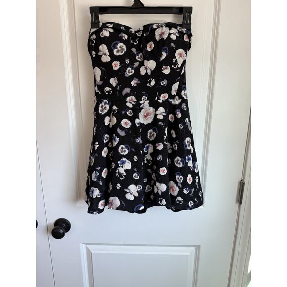 Guess Floral Strapless Romper, Size 2 - Picture 1 of 8